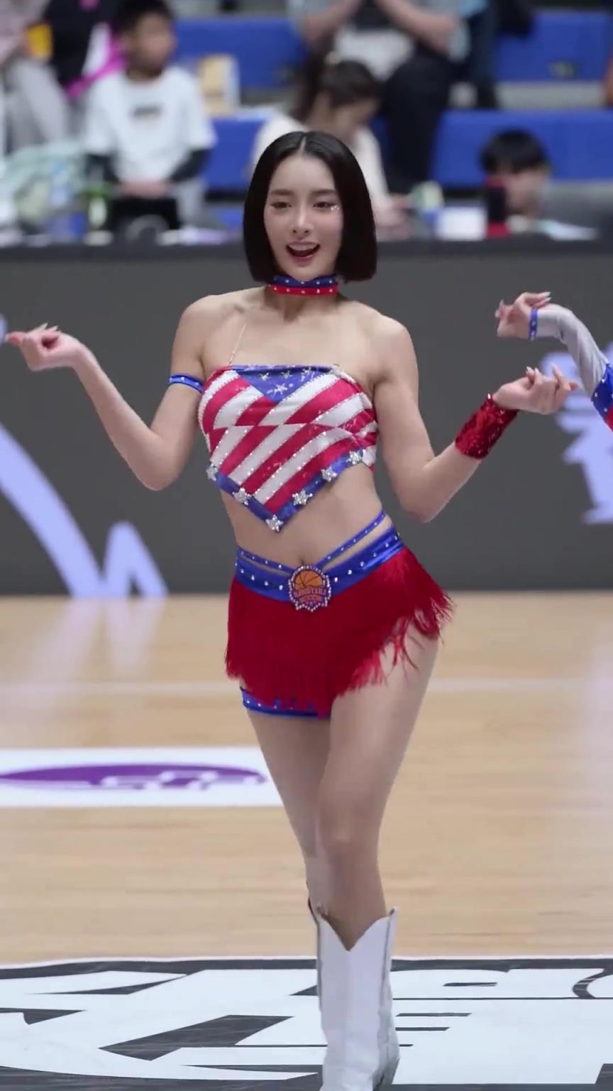 太離譜了 ！幾乎是完美女人！