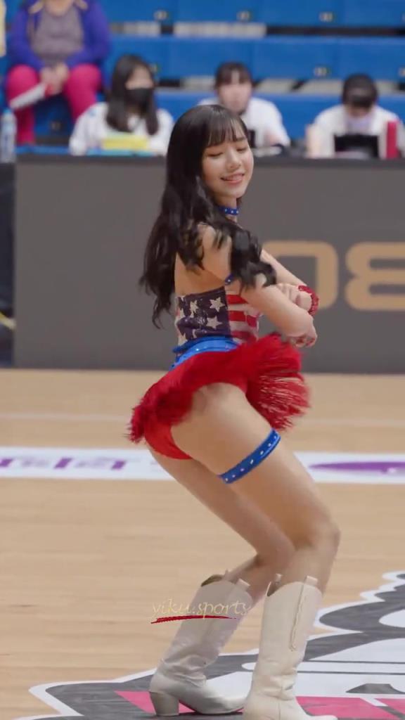 最好的啦啦隊(duì)小姐姐！自信，健康充滿活力！