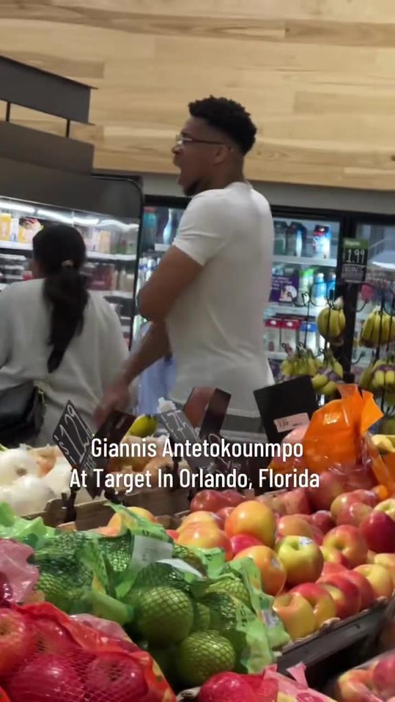 好男人??！字母哥在奧蘭多度假 陪妻子一起逛超市